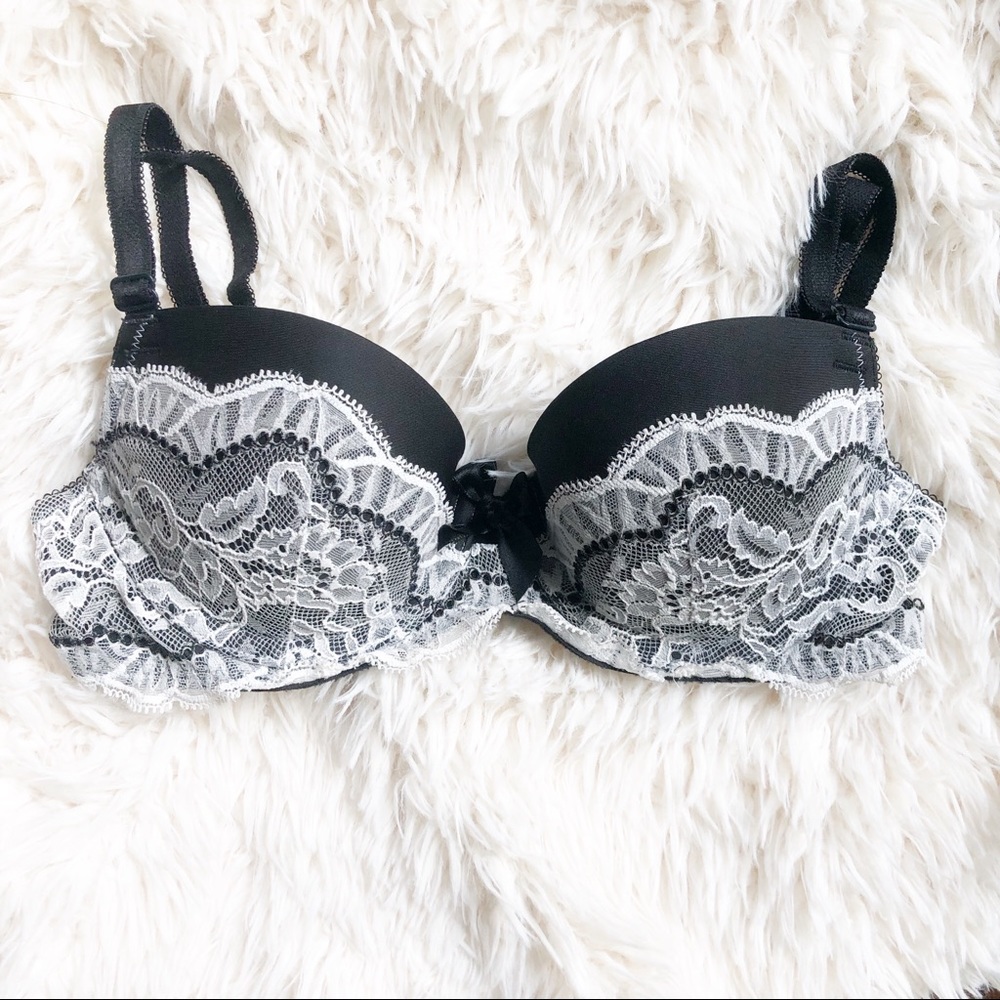 VS Dream Angel Demi Lace Detail